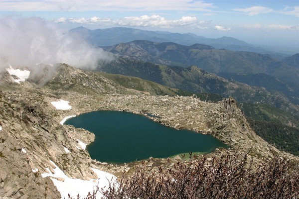 lac de bastani, au pied du monte Renoso. (corse)