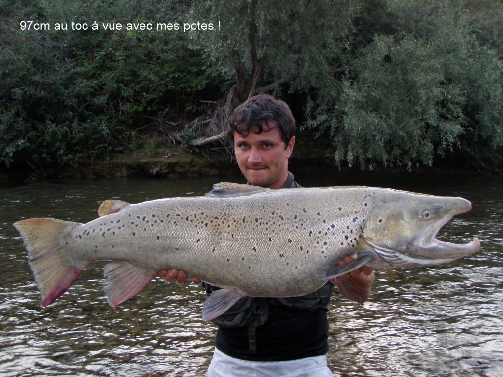 Truite record sur la Dranse PECHE ET SAC A DOS